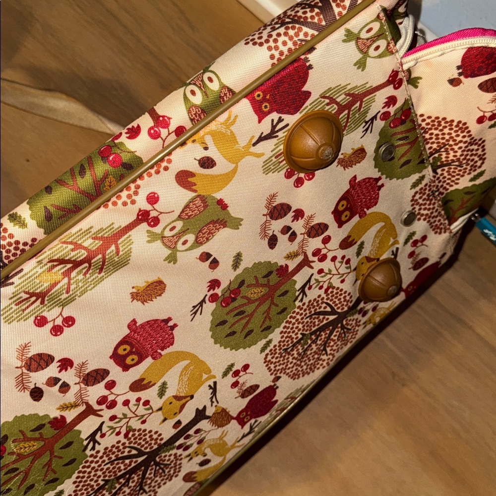 Lily Bloom Rolling Travel Bag in New Condition! - Picture 8 of 8